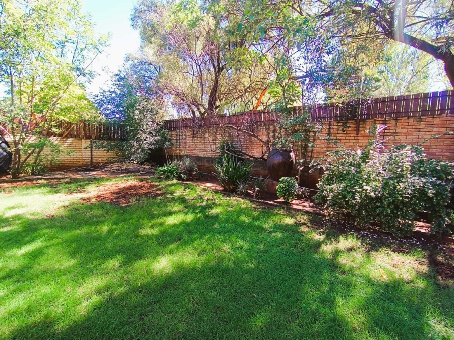 5 Bedroom Property for Sale in Pellissier Free State